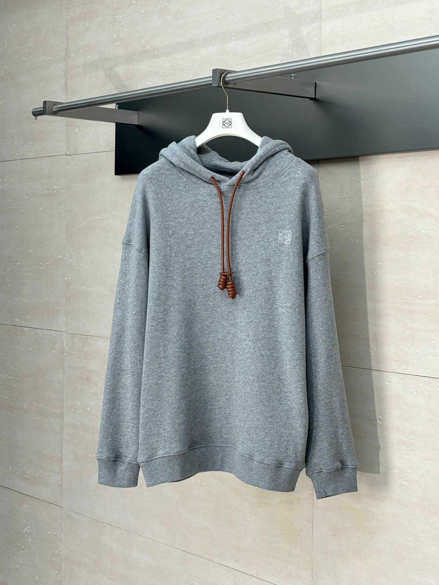 250819 New high-quality leather embroidered hooded sweatshirt