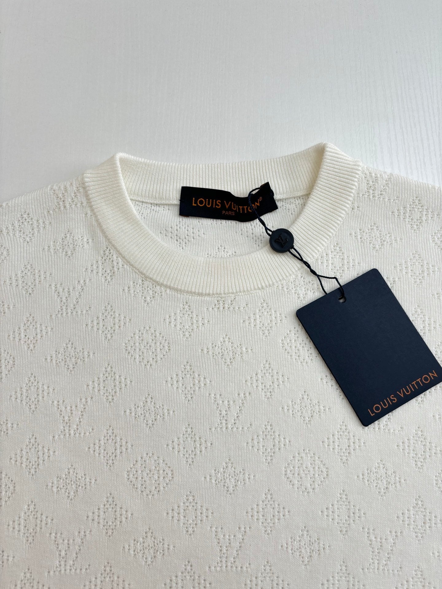 250819 New high-quality sweater with hollowed-out stitching