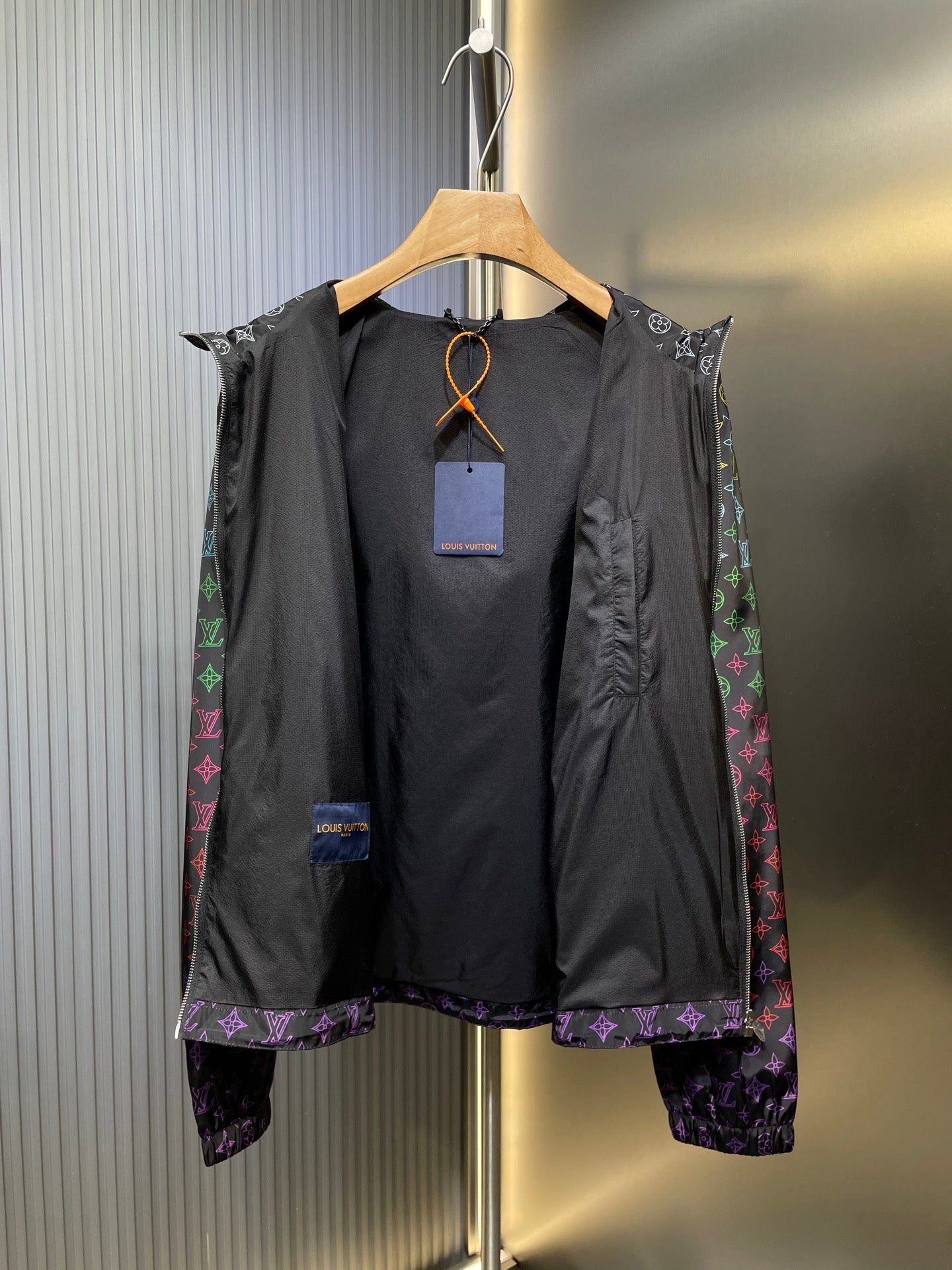 250819 New high-quality gradient printed windproof jacket