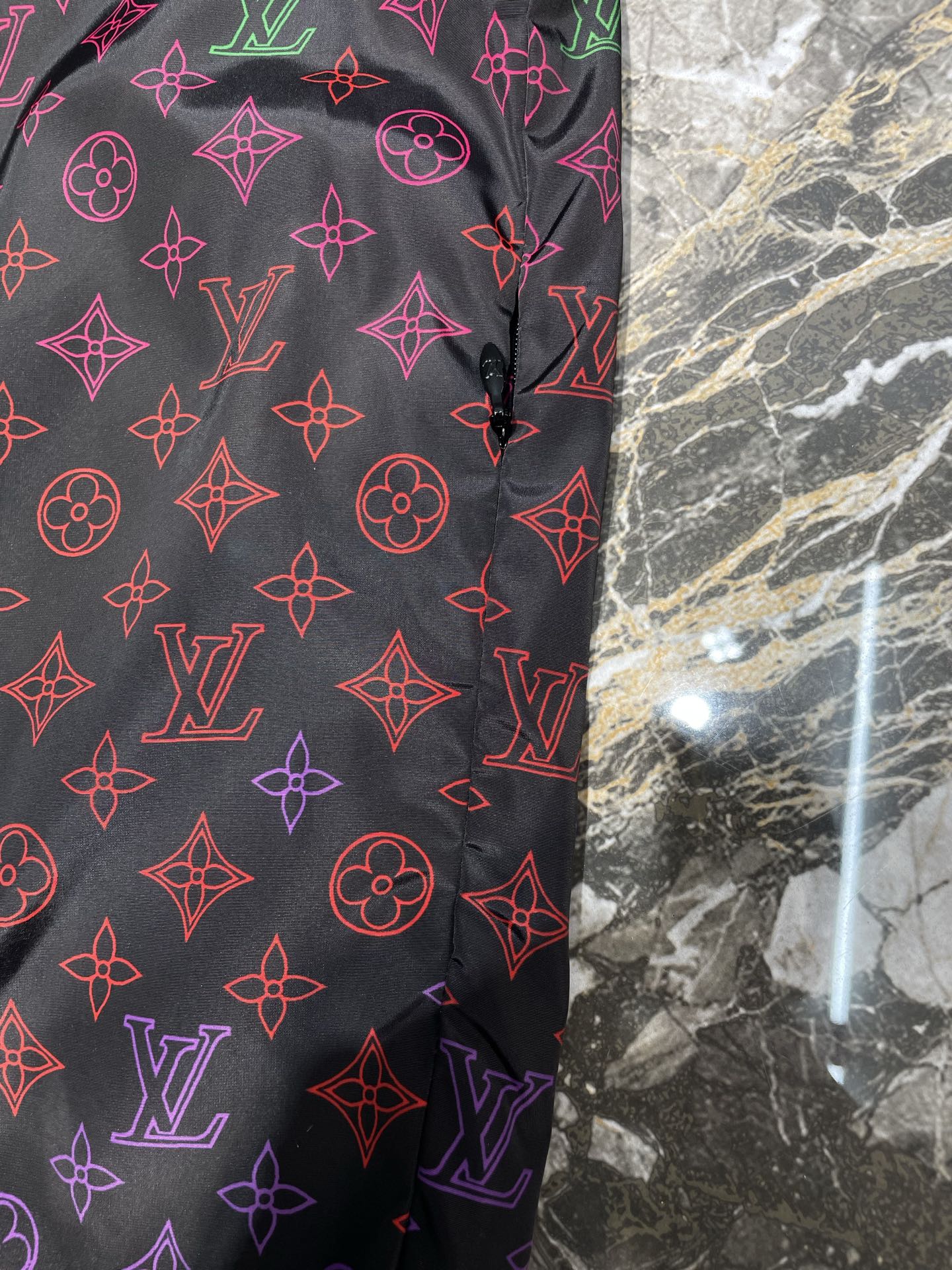 250819 New high-quality gradient printed windproof jacket