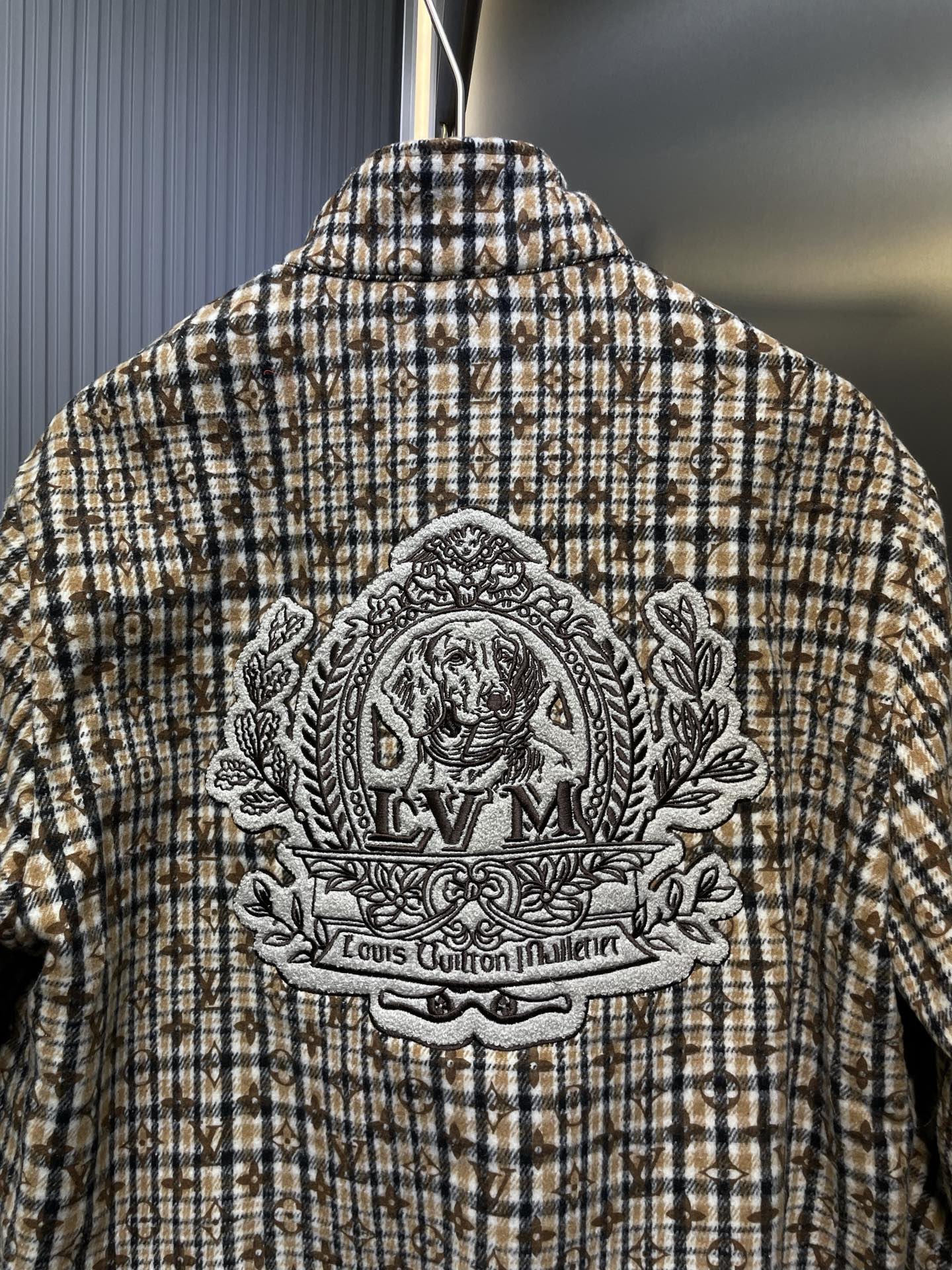 250819 A new high-quality checkered monogram jacket