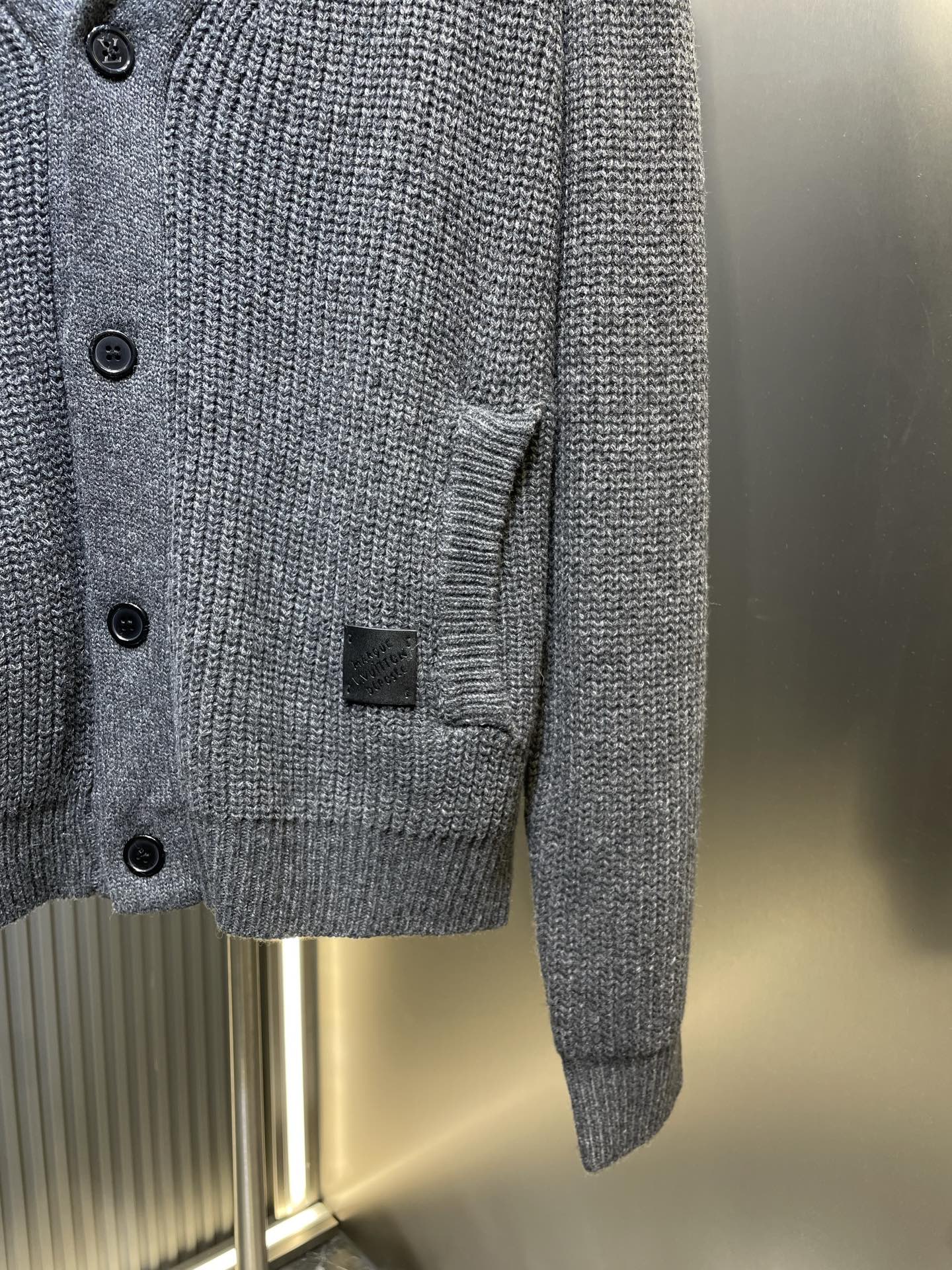 250819 New high-quality cashmere blend leather label cardigan sweater