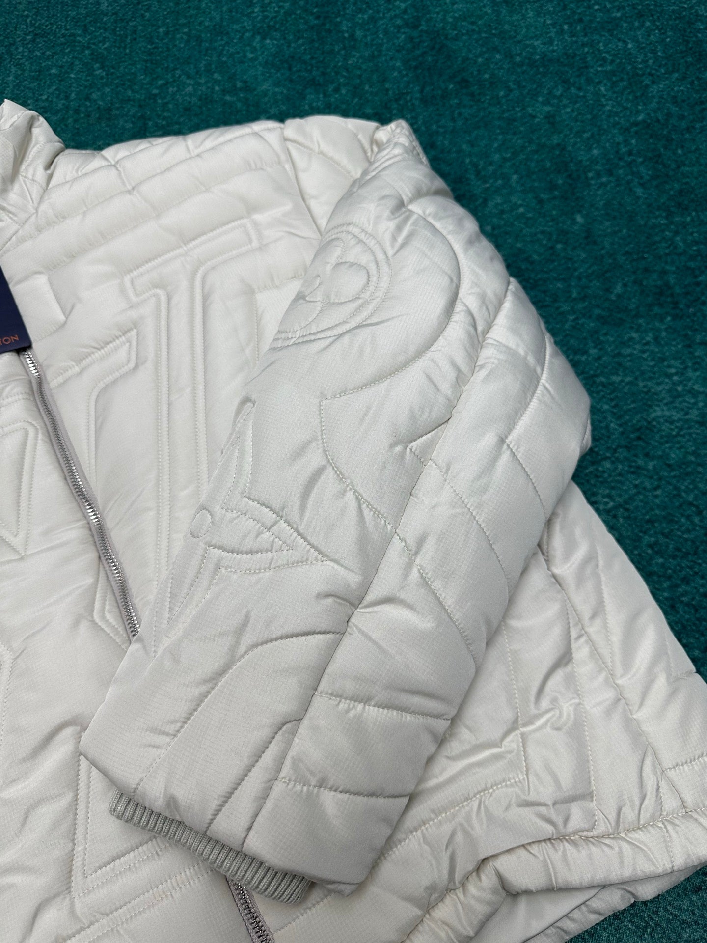 250825 New high-quality tear-resistant down jacket made of high-tech fabric