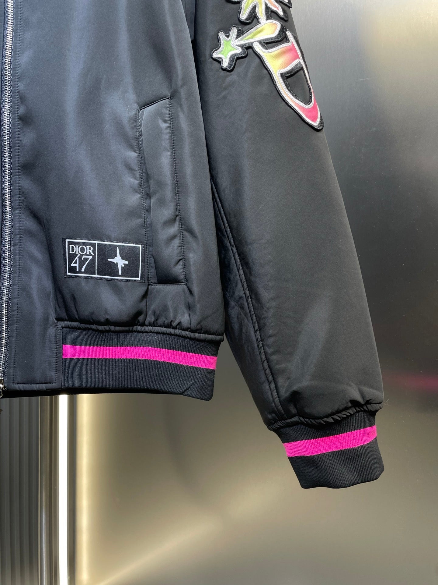 250825 New high-quality neon pink trim black flight jacket