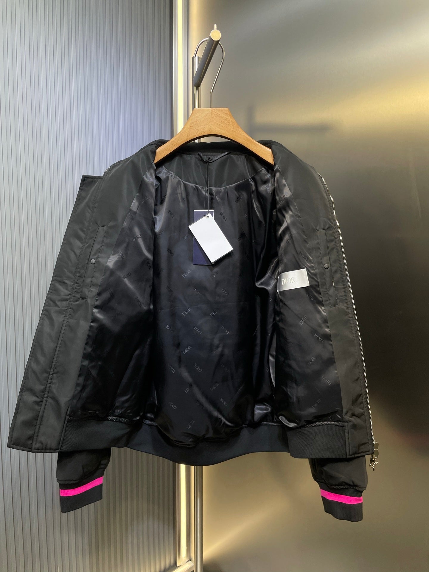 250825 New high-quality neon pink trim black flight jacket