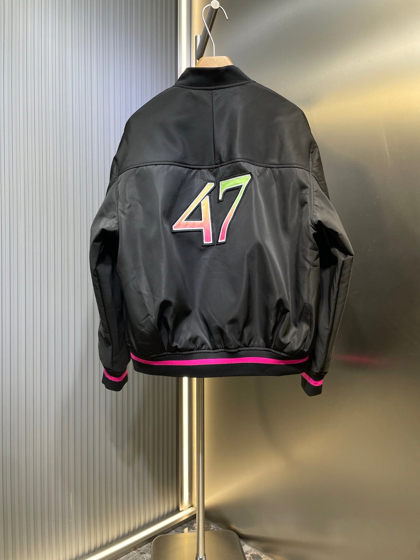 250825 New high-quality neon pink trim black flight jacket