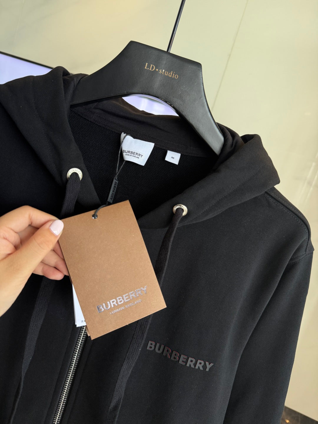 250825 A new high-quality classic must-have zippered hoodie