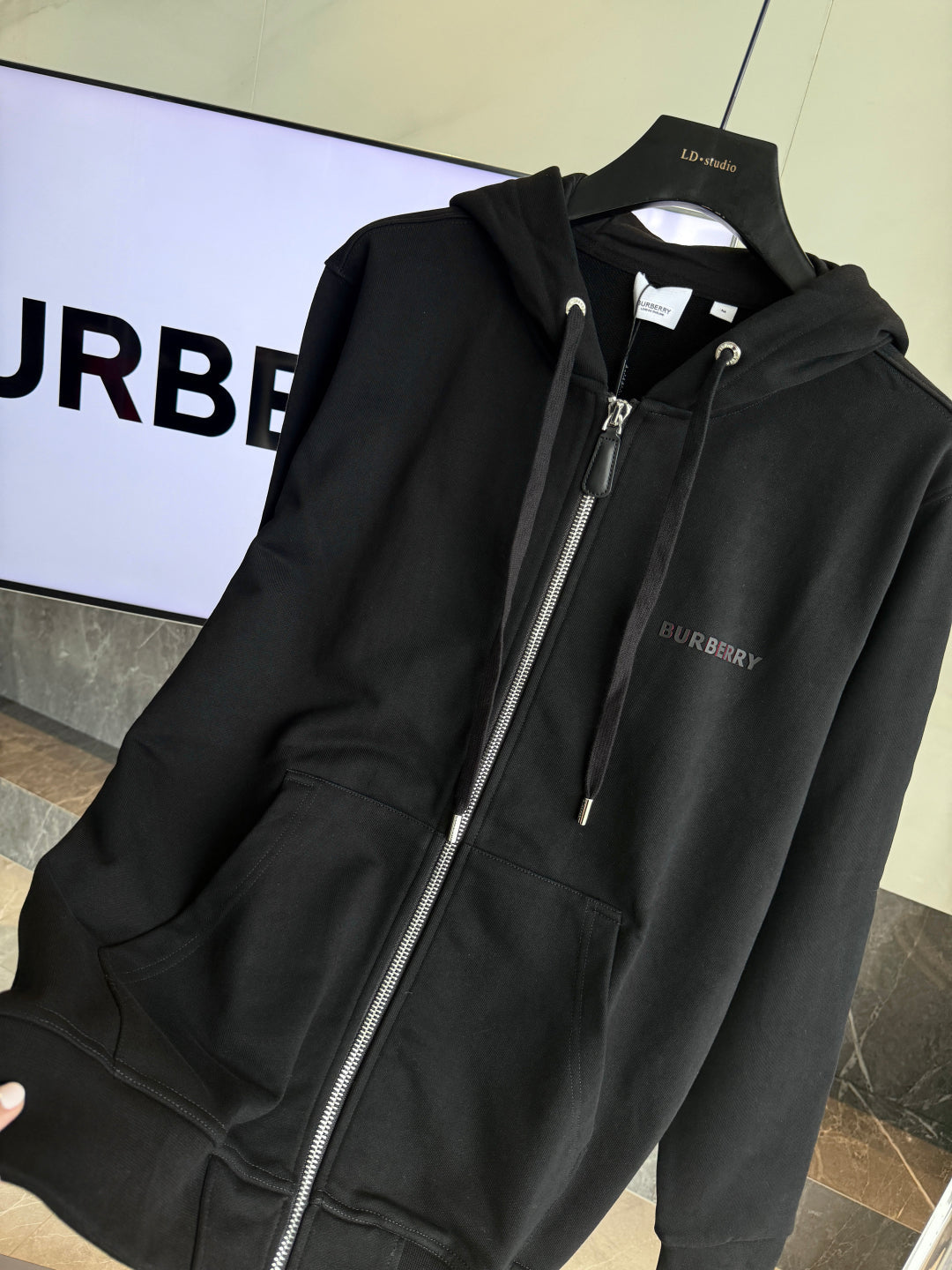 250825 A new high-quality classic must-have zippered hoodie