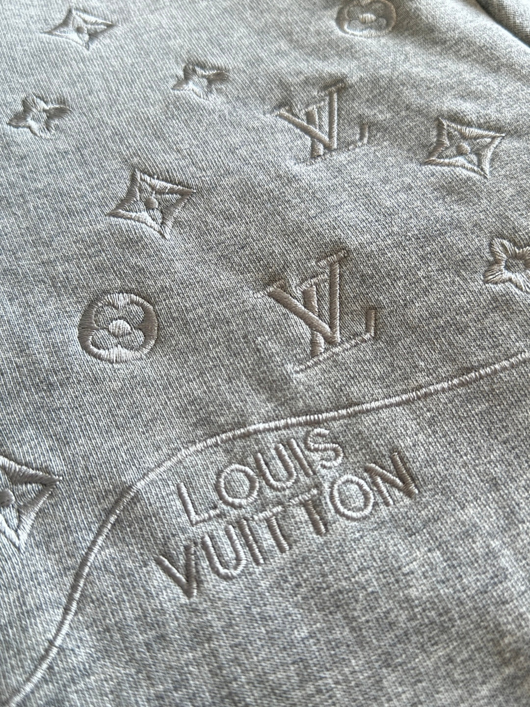 250825 A new high-quality classic must-have zippered hoodie