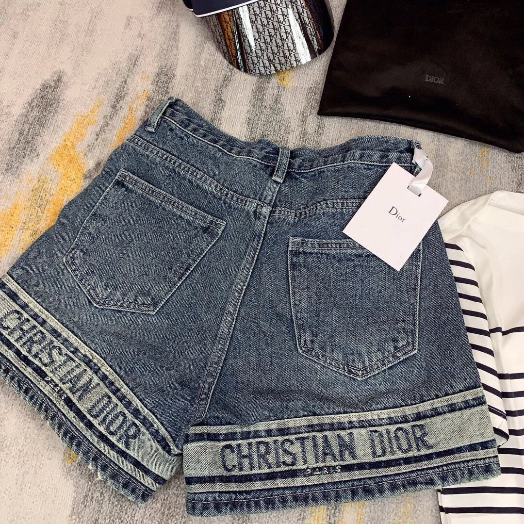 0528 Retro distressed denim shorts