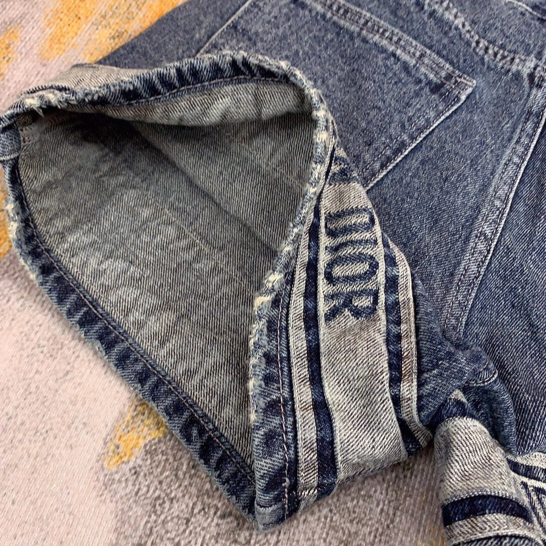0528 Retro distressed denim shorts