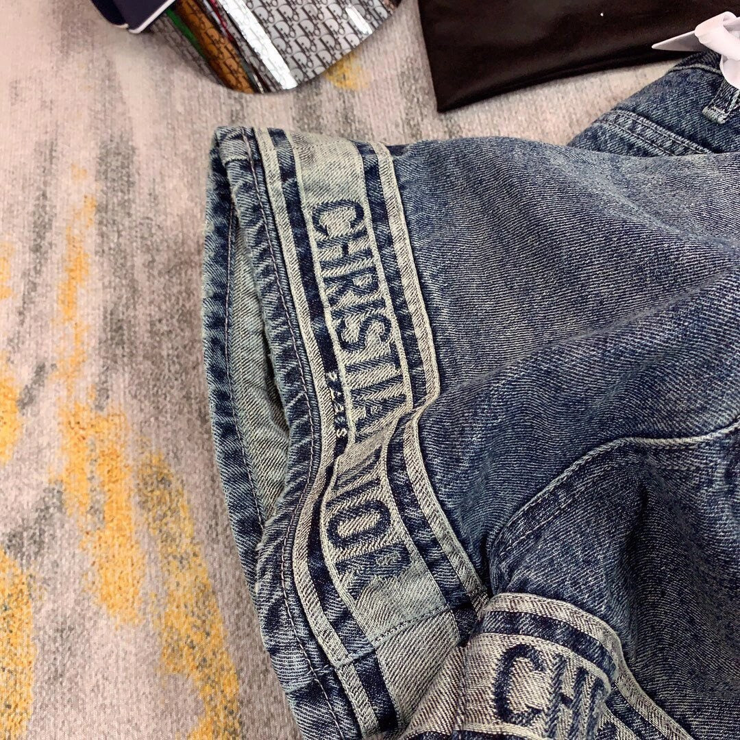 0528 Retro distressed denim shorts