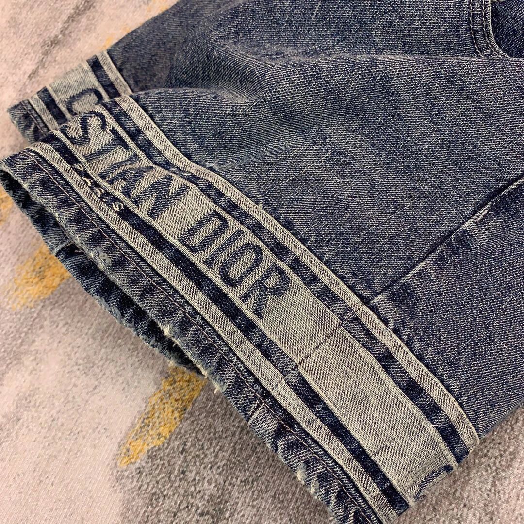 0528 Retro distressed denim shorts