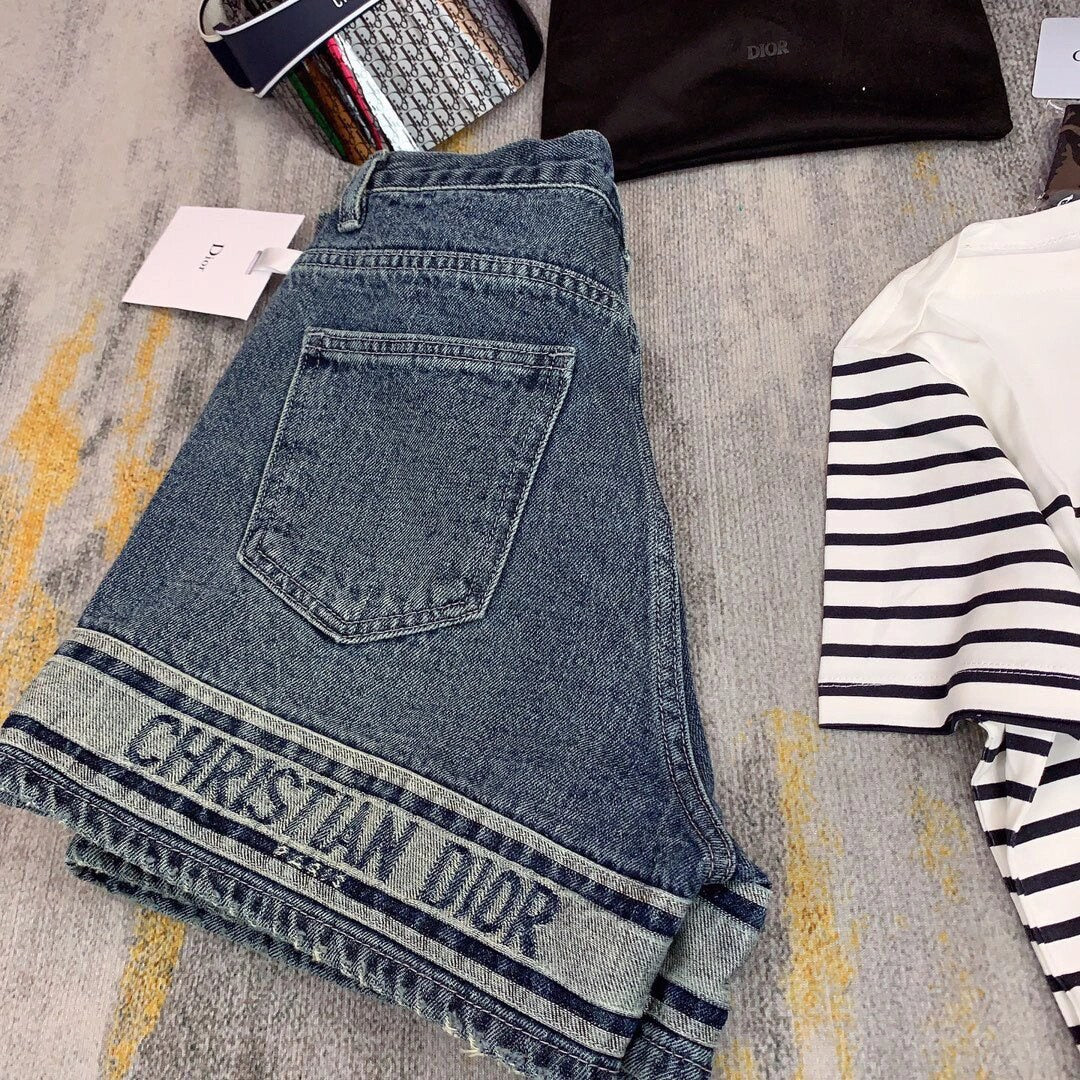 0528 Retro distressed denim shorts