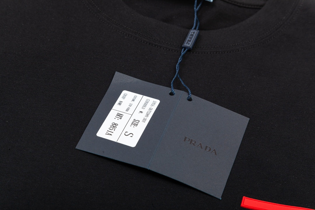 1211 New long strip stereoscopic offset T-shirt