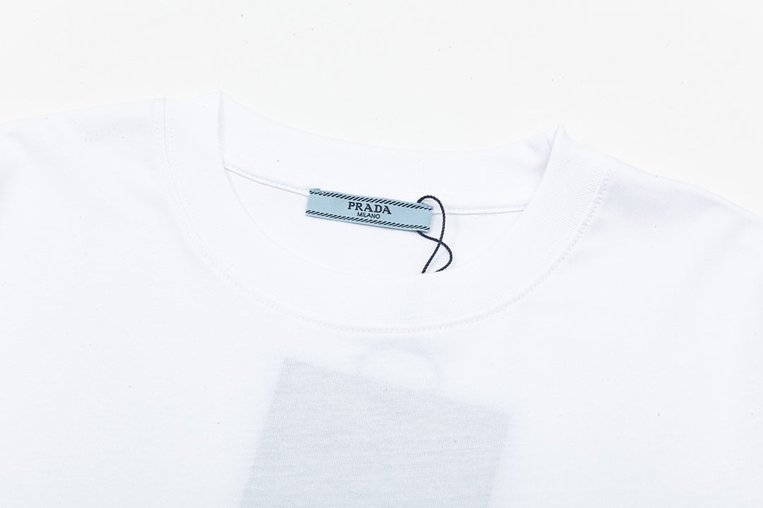 1211 New long strip stereoscopic offset T-shirt