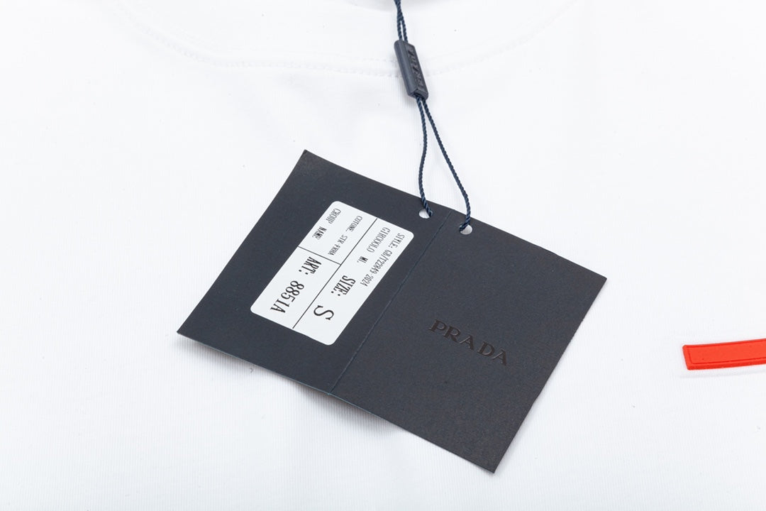 1211 New long strip stereoscopic offset T-shirt