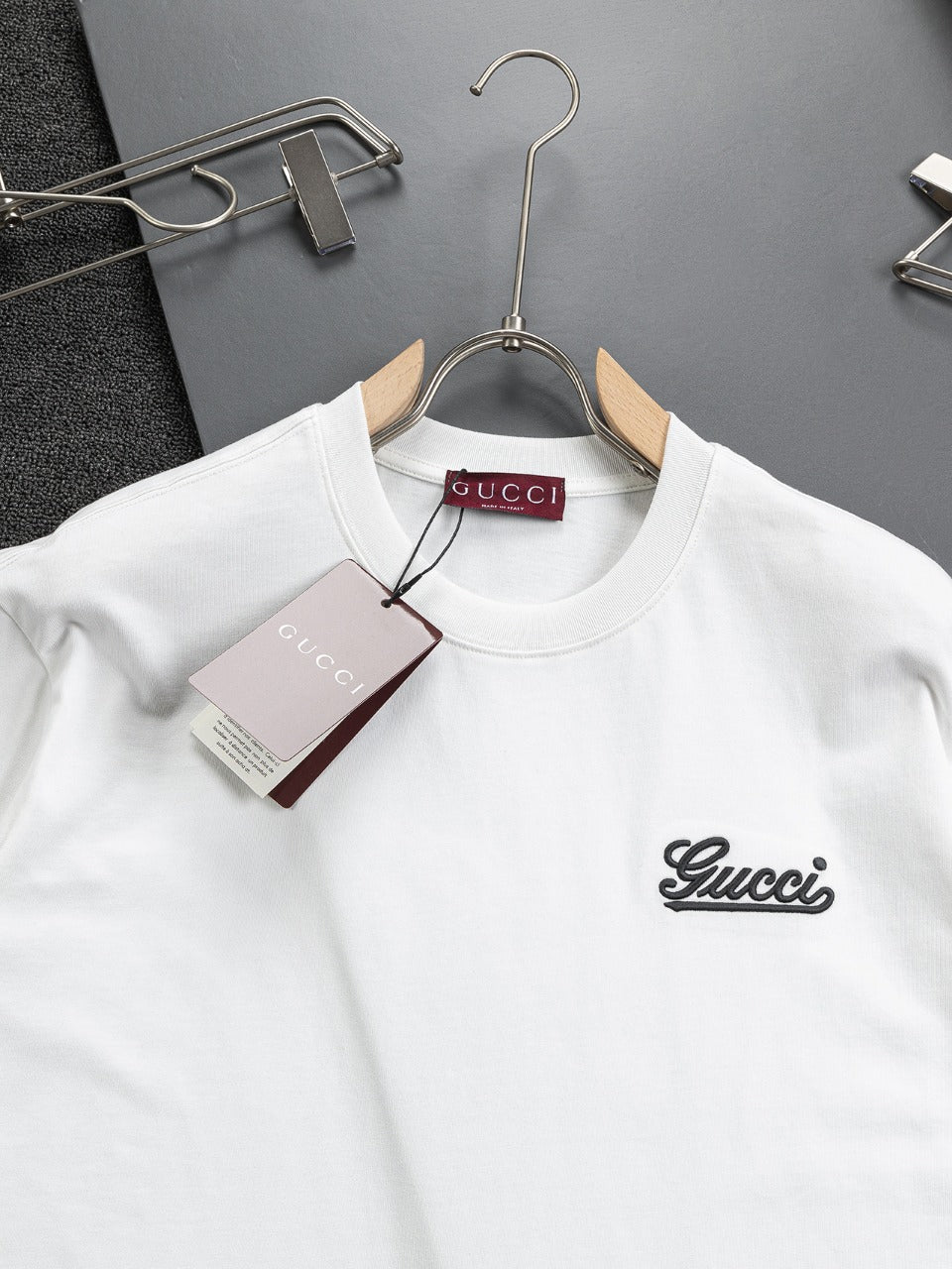250218 New high quality embroidered icon T-shirt