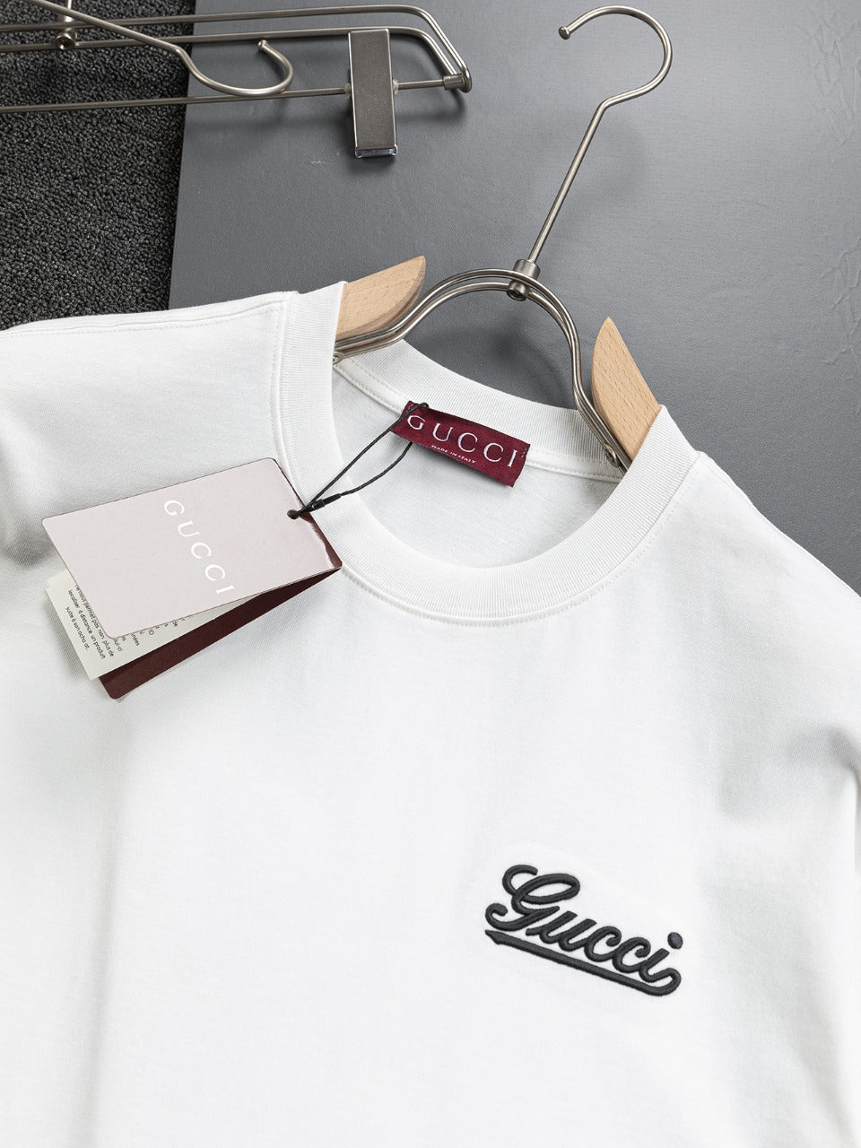 250218 New high quality embroidered icon T-shirt