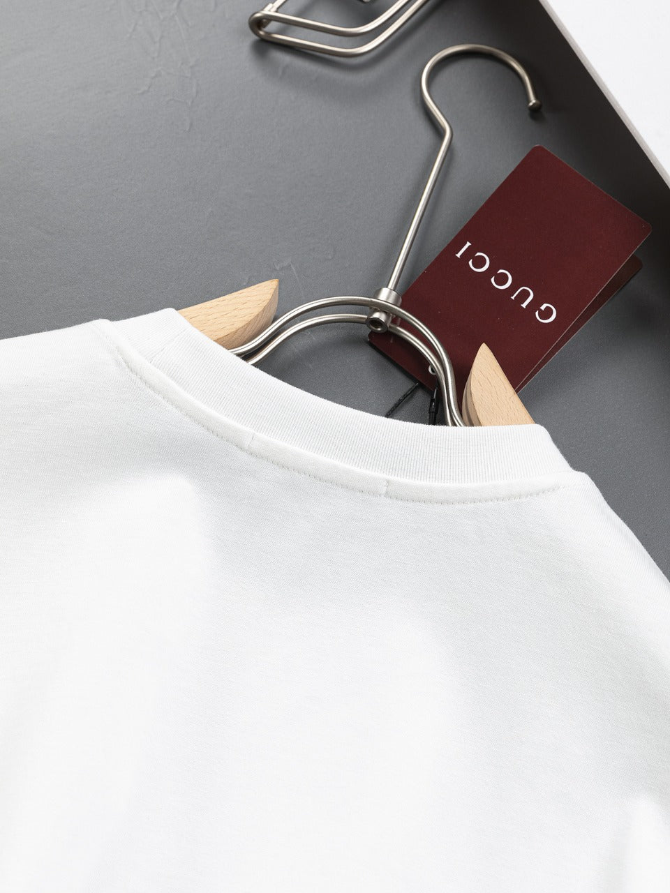 250218 New high quality embroidered icon T-shirt