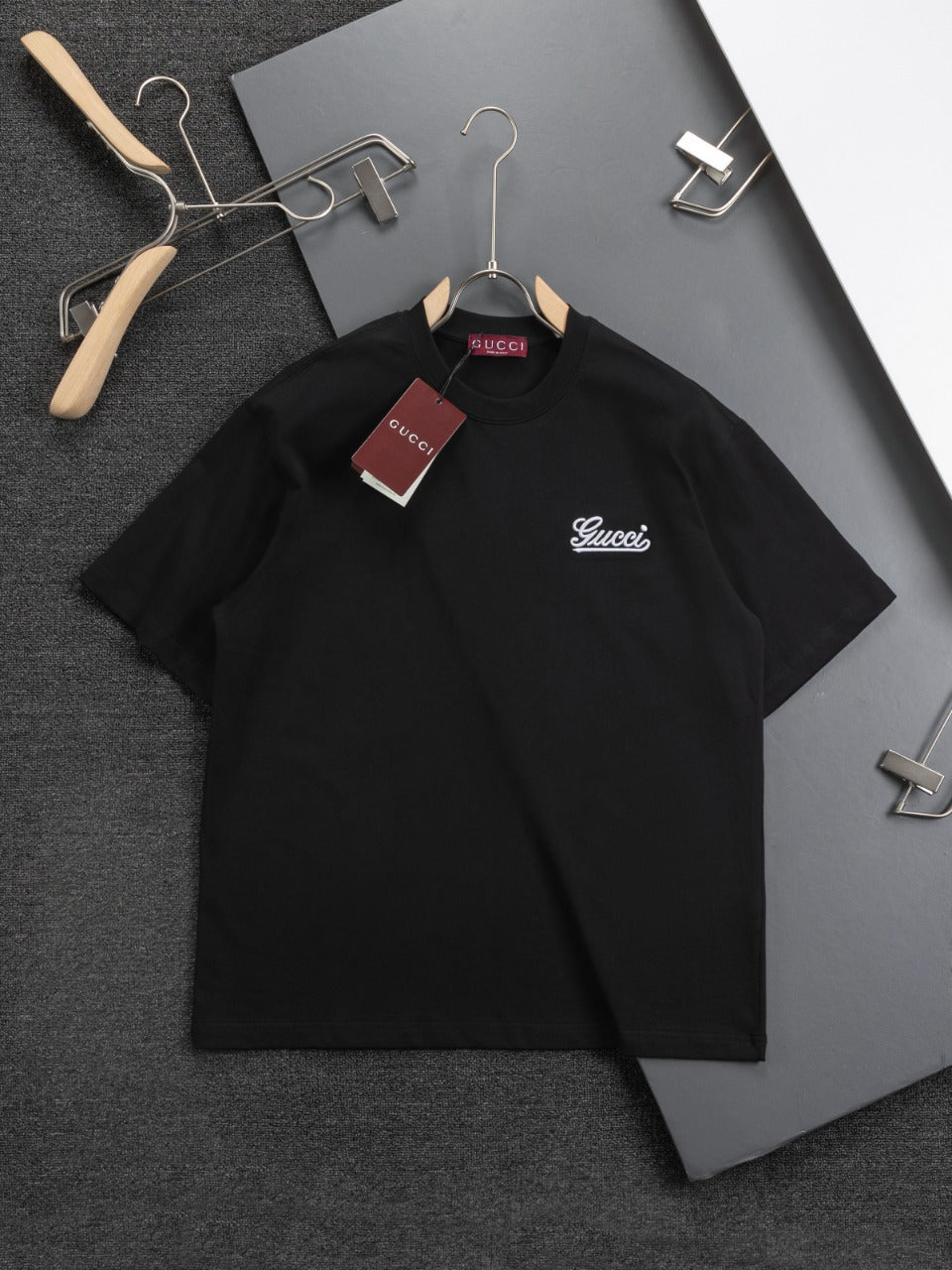250218 New high quality embroidered icon T-shirt