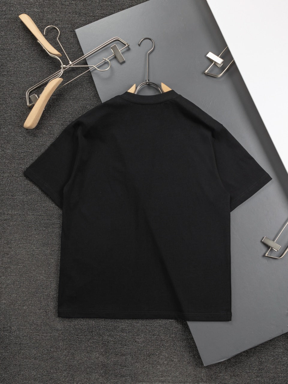 250218 New high quality embroidered icon T-shirt