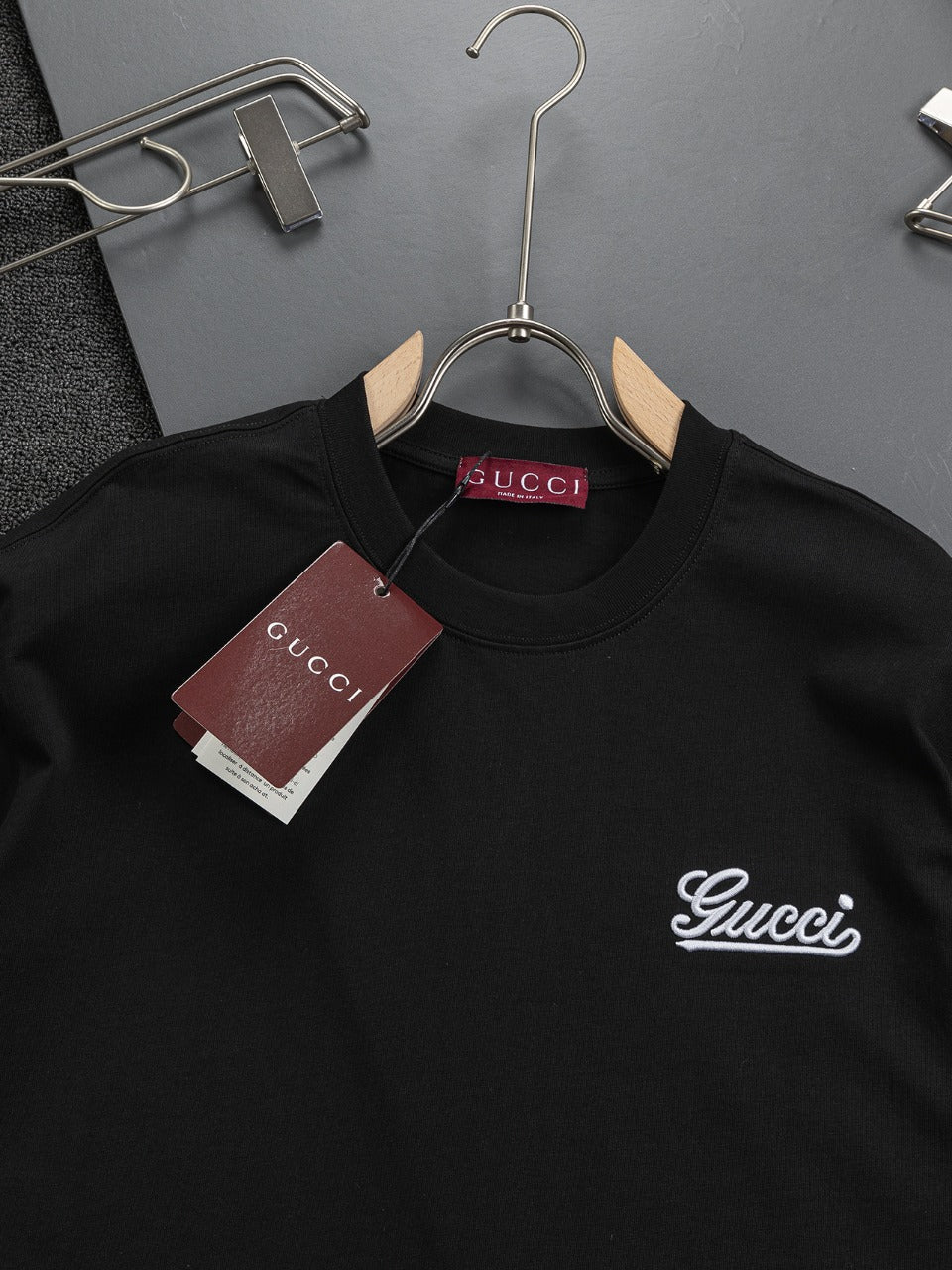 250218 New high quality embroidered icon T-shirt