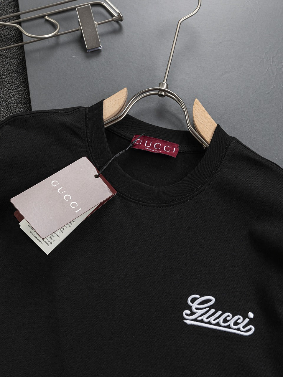 250218 New high quality embroidered icon T-shirt