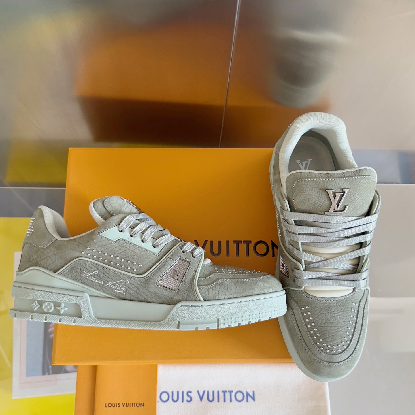 250318 New high quality new color board shoes