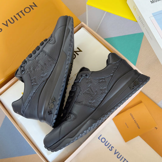 250318 New high quality new color board shoes