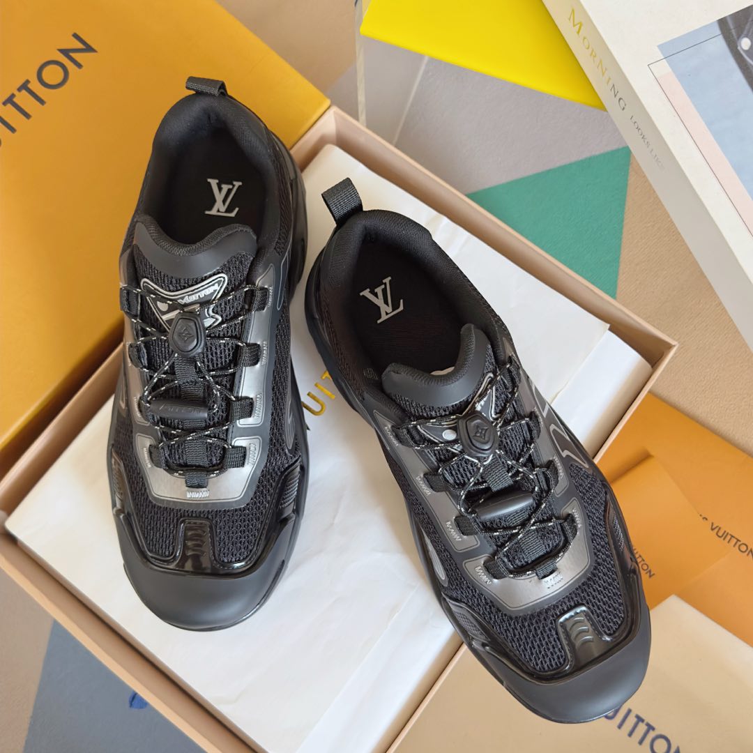 250318 New high quality new color board shoes