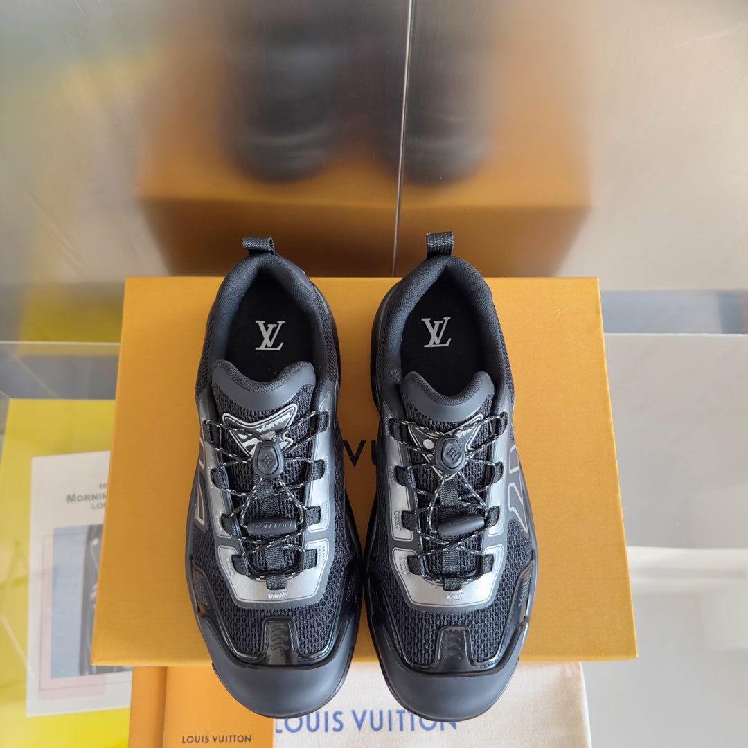 250318 New high quality new color board shoes