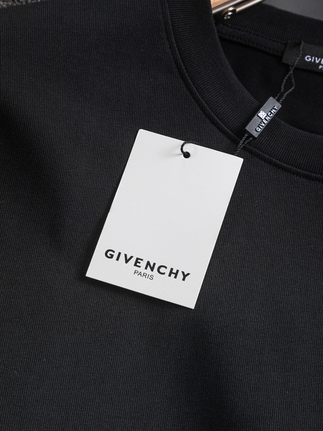 250325 New high quality three color embroidered T-shirt