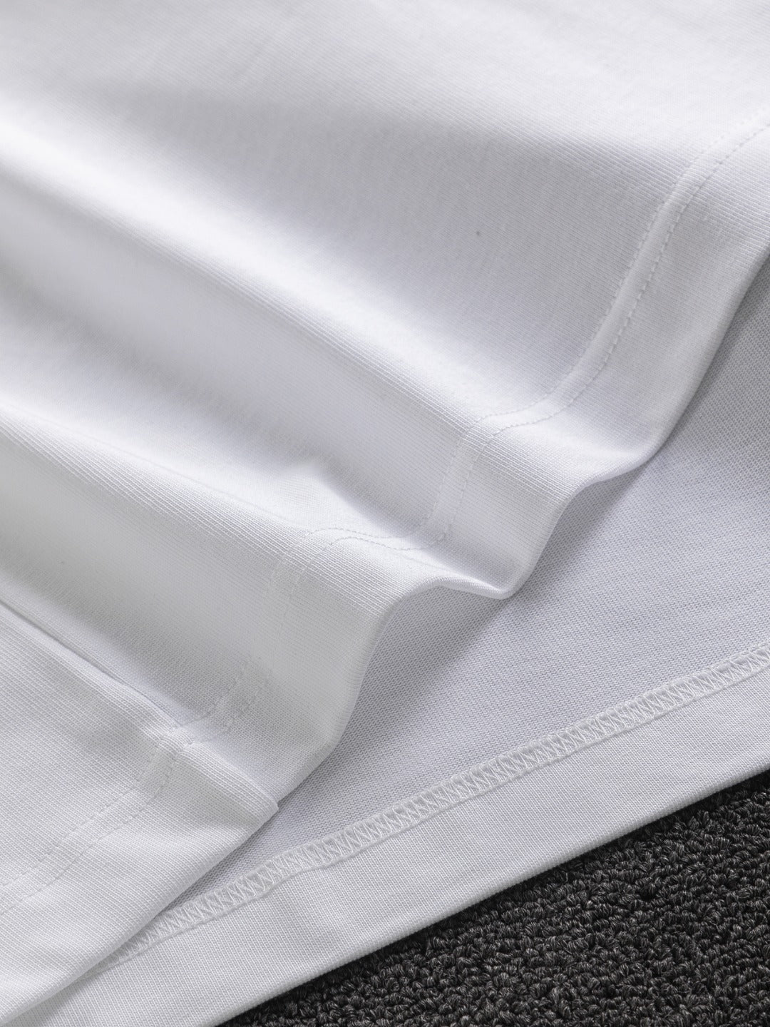 250325 New high quality three color embroidered T-shirt