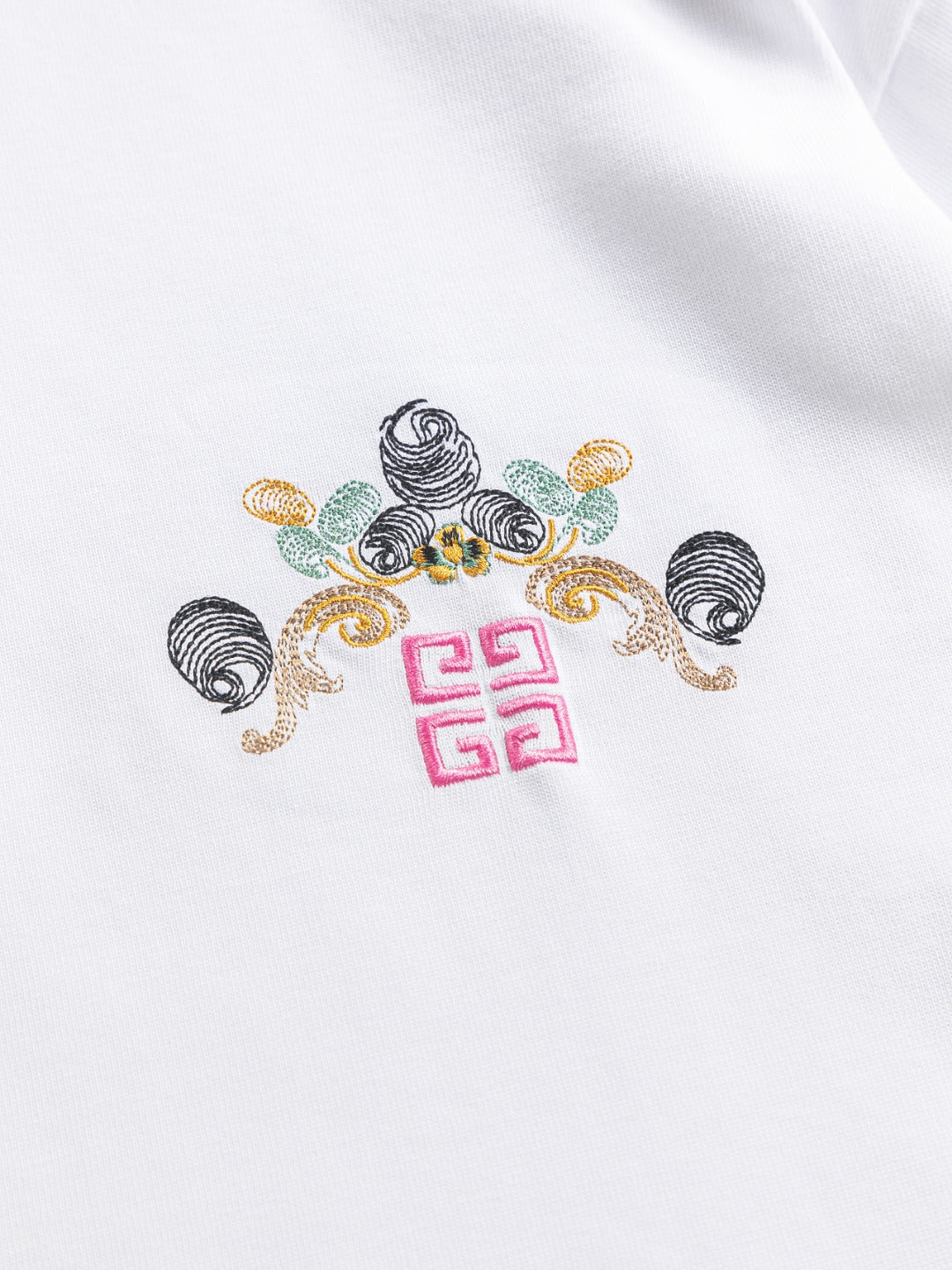 250325 New high quality three color embroidered T-shirt