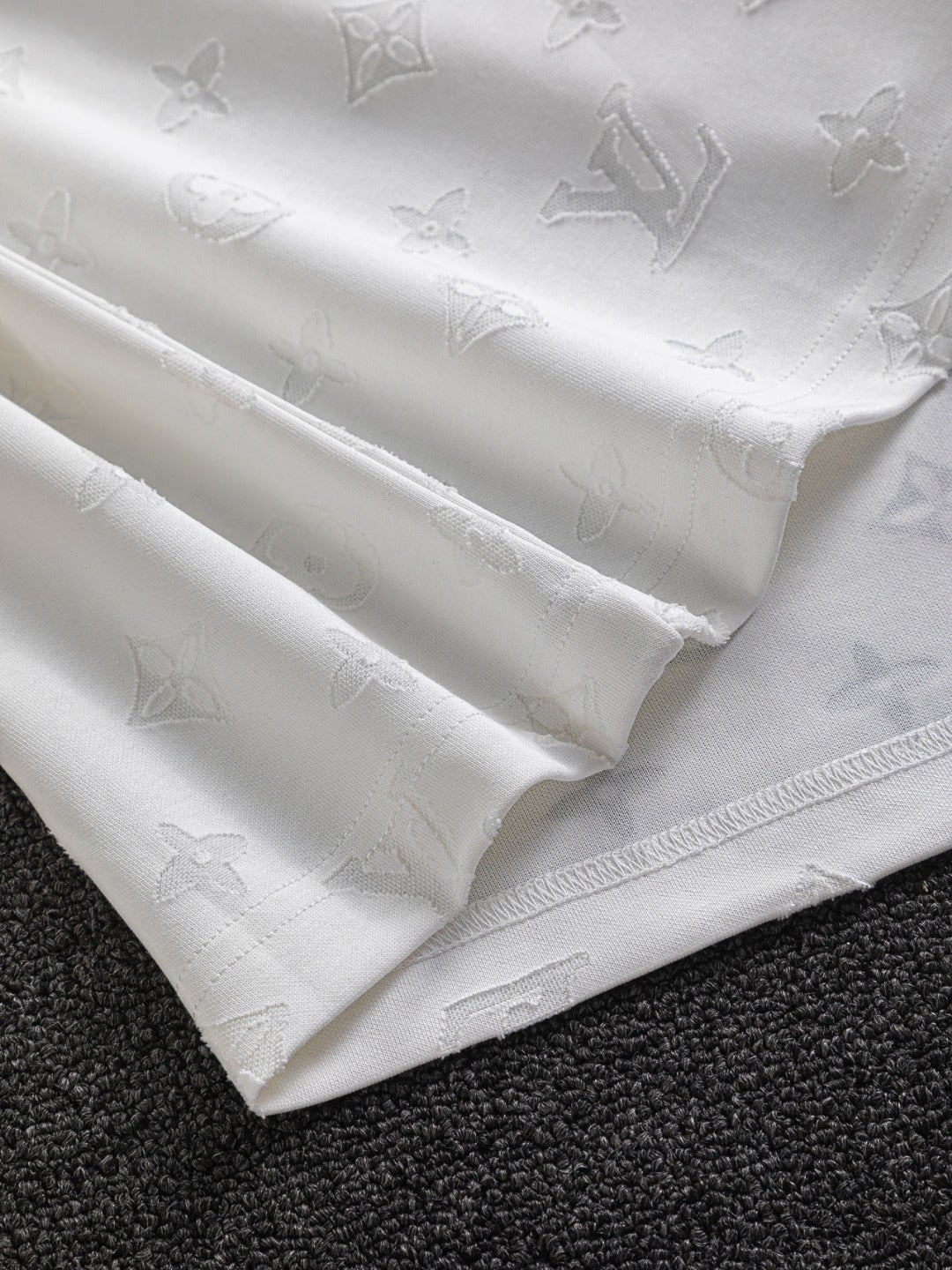 250325 New high quality covered with cut-and-burn monogram T-shirts