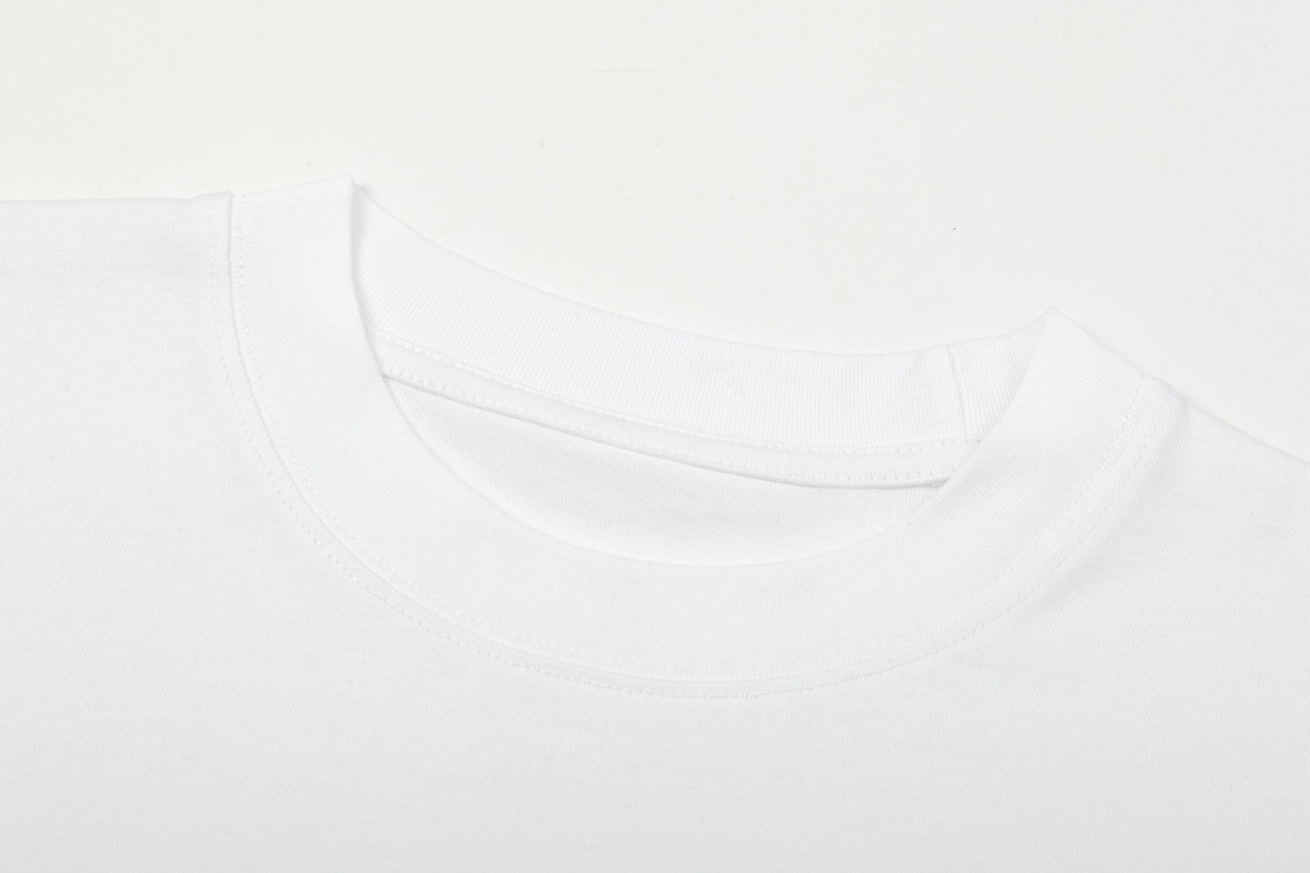 250325 New gradient direct spray monogram print T-shirt