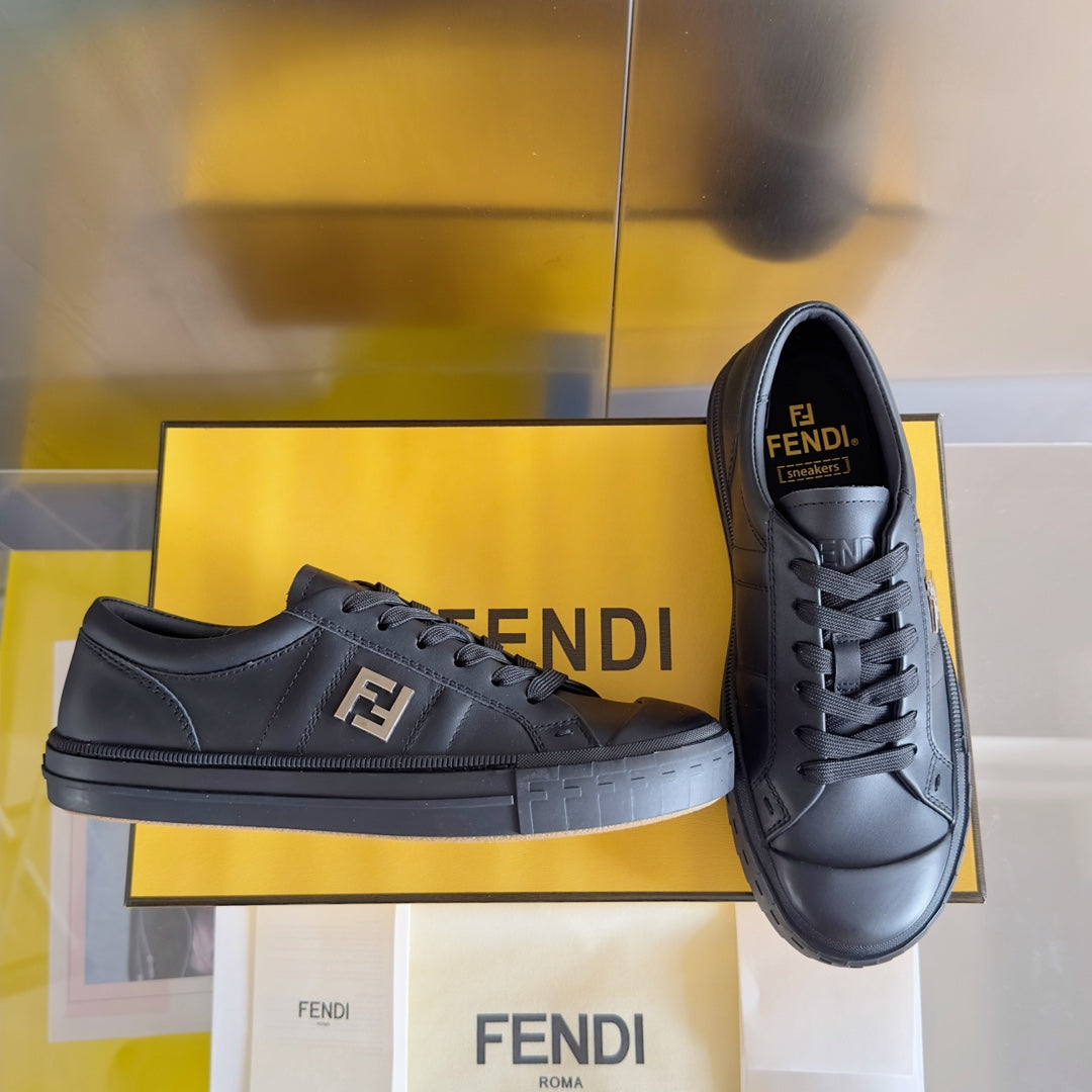 250501 New high-end and simple flat sports shoes