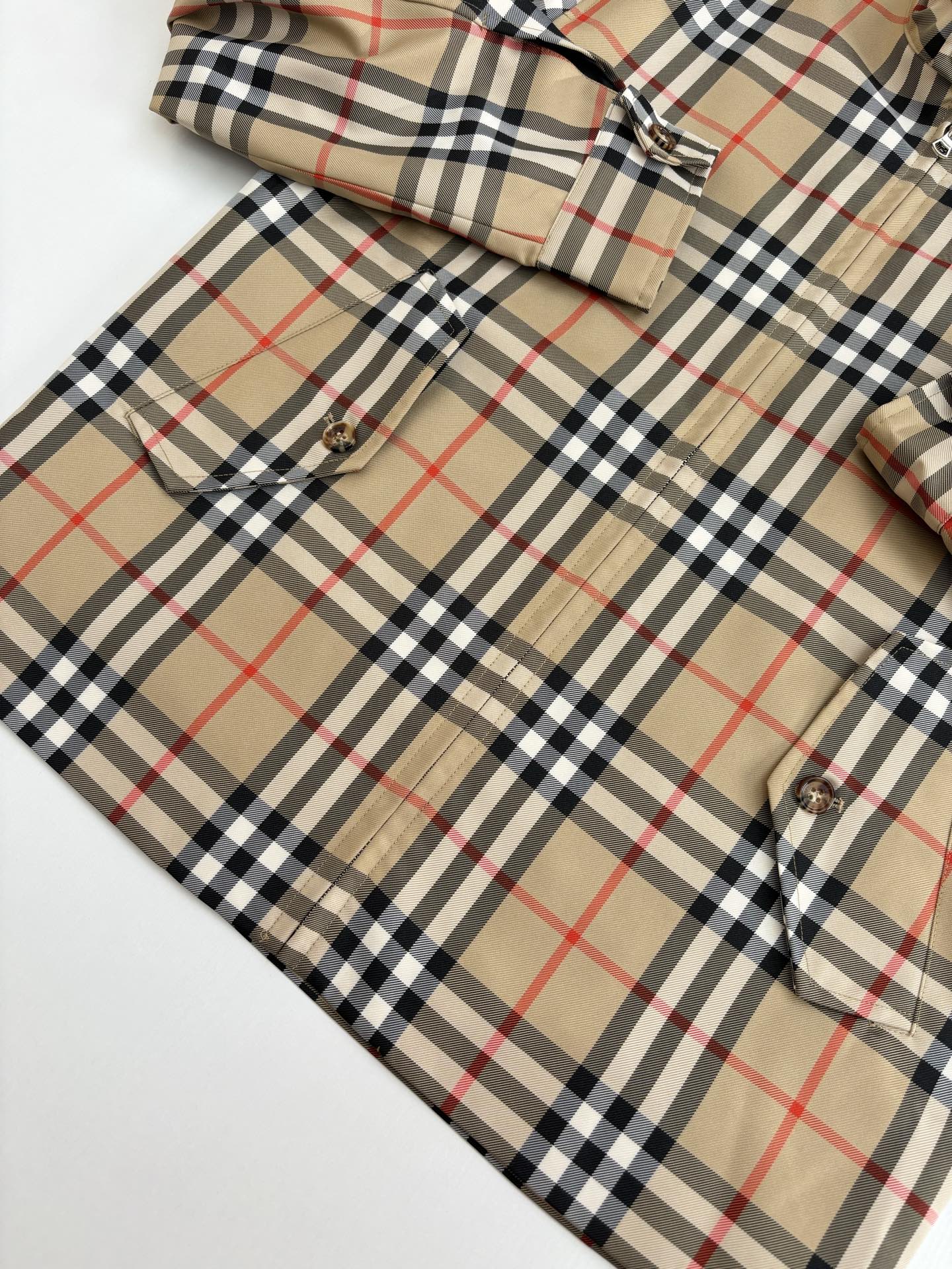 250819 A new high-quality classic checkered stand-up collar coat