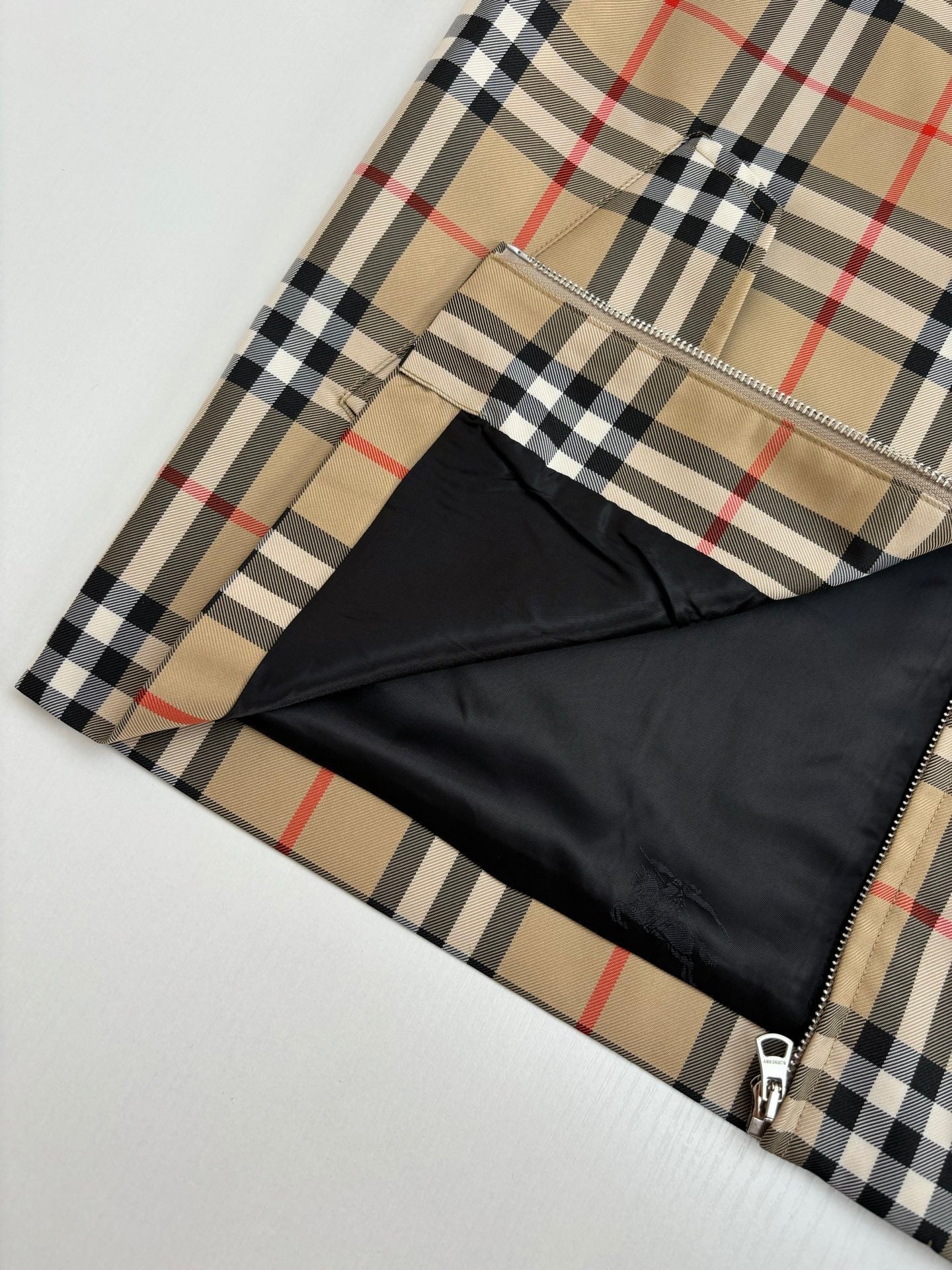250819 A new high-quality classic checkered stand-up collar coat