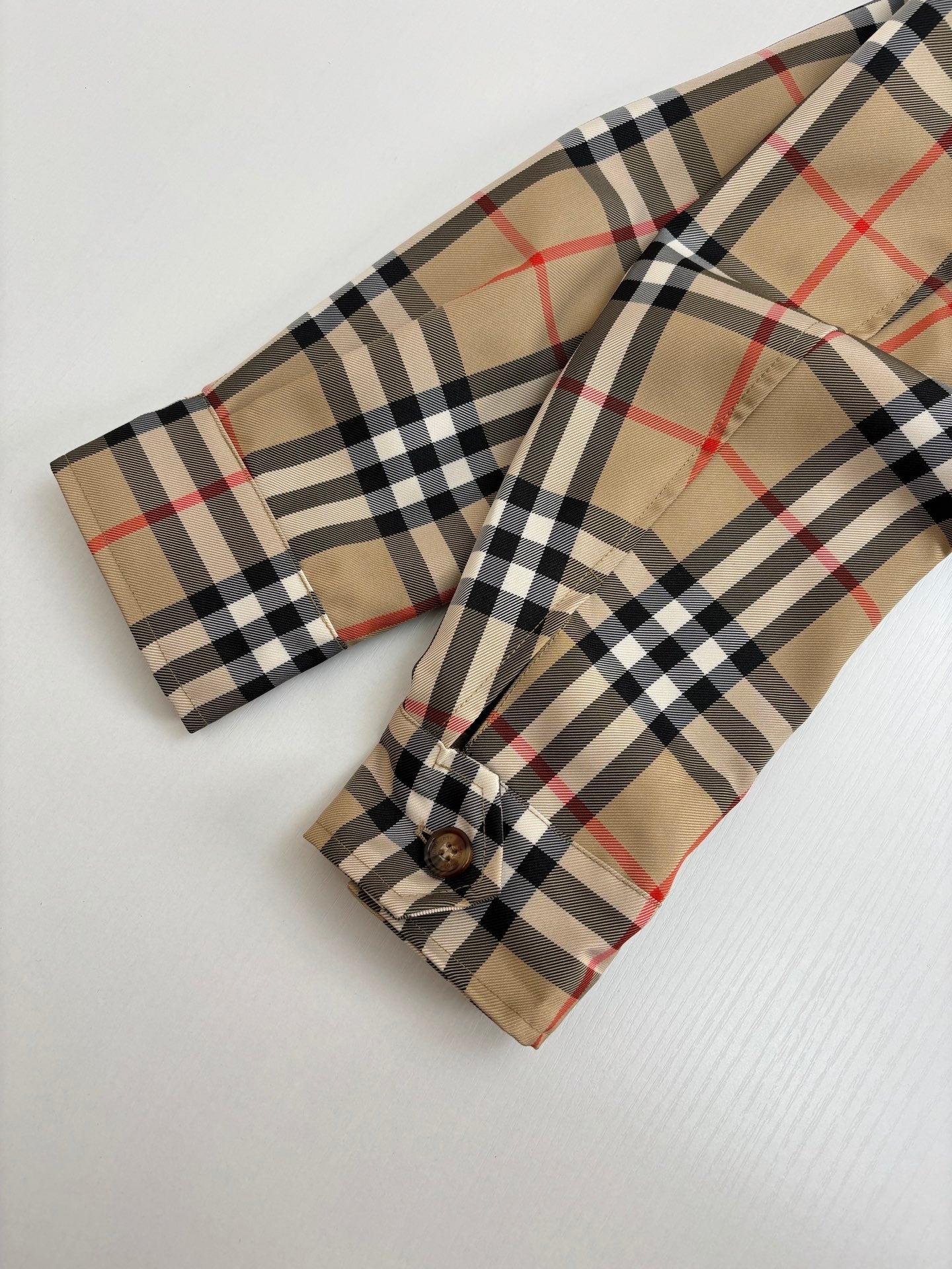 250819 A new high-quality classic checkered stand-up collar coat