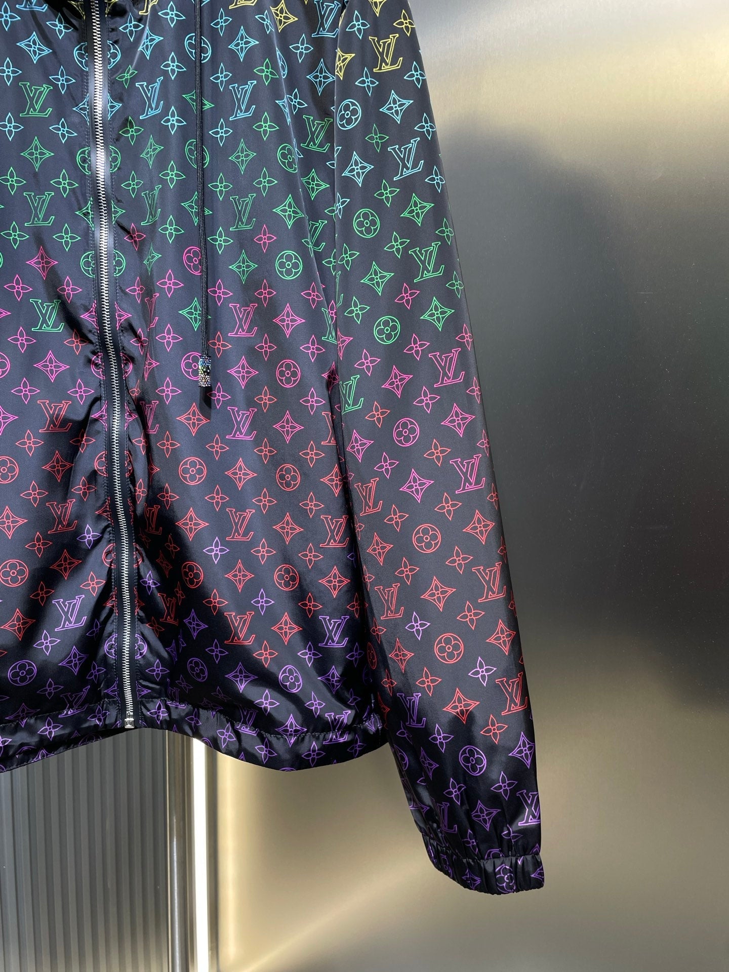 250819 New high-quality gradient printed windproof jacket