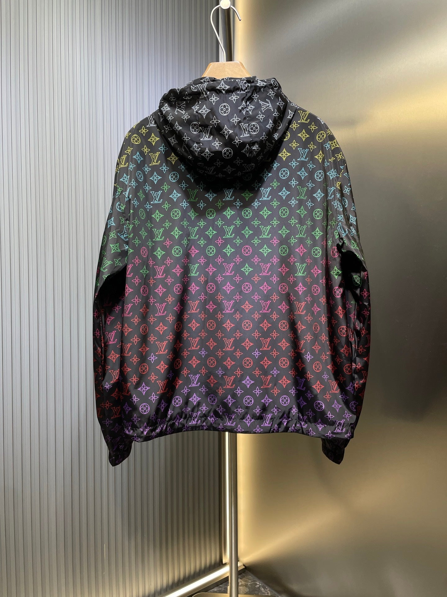 250819 New high-quality gradient printed windproof jacket