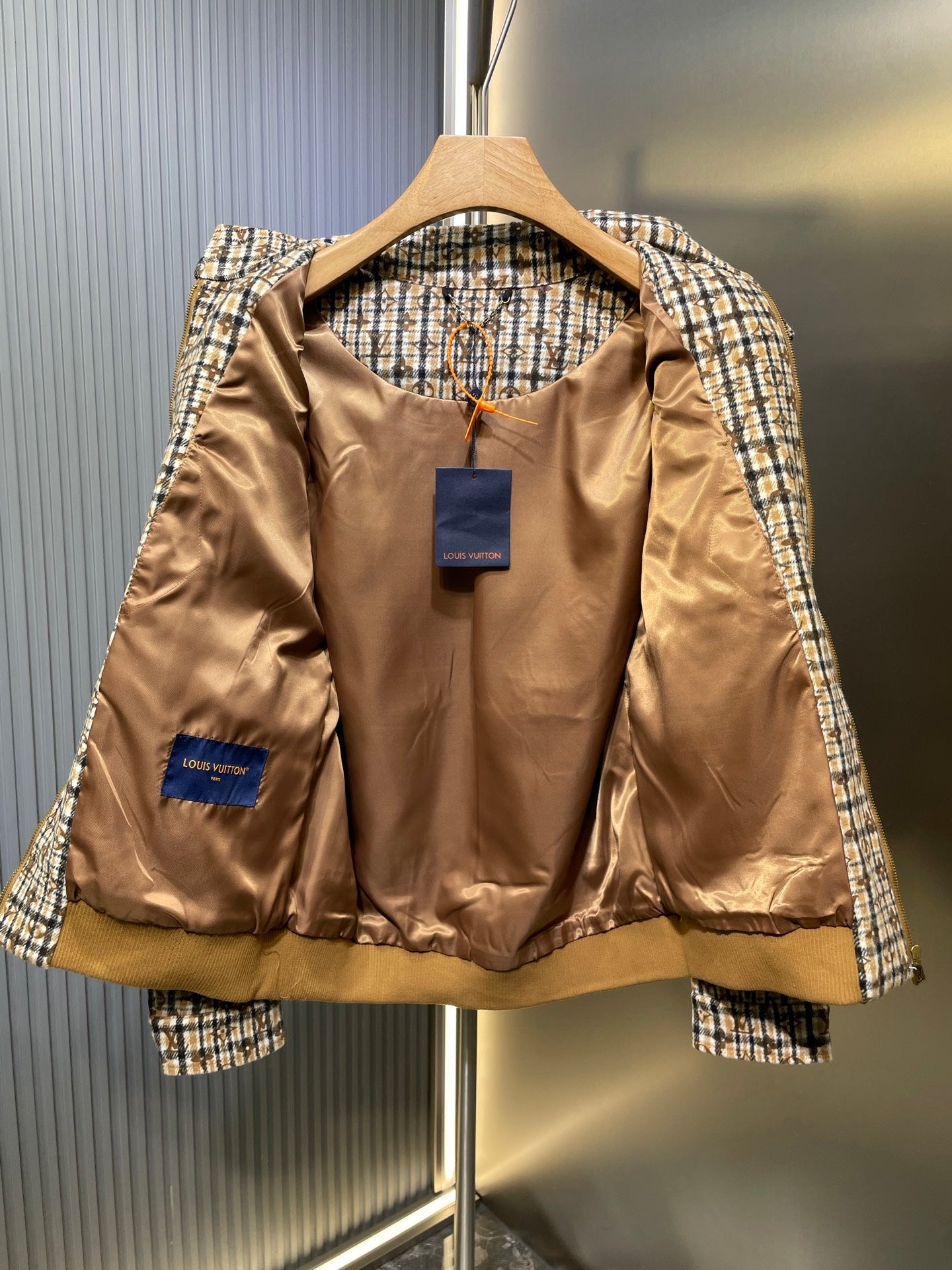 250819 A new high-quality checkered monogram jacket