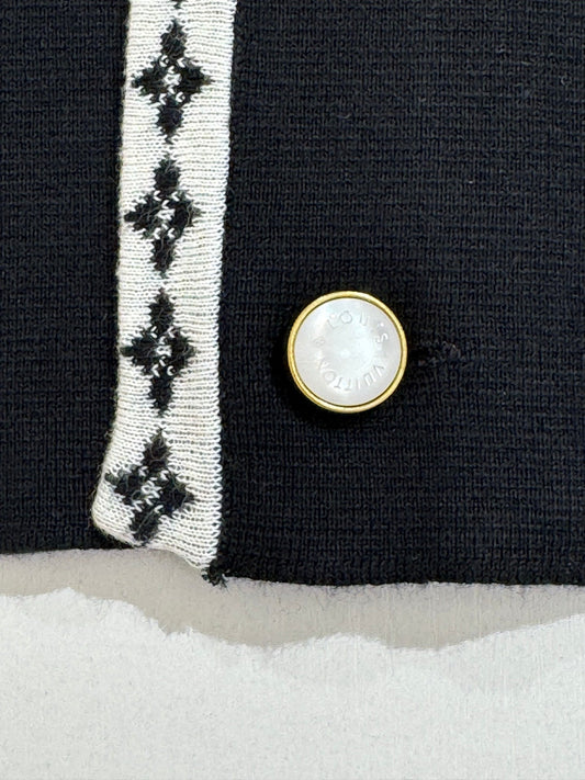 250819 A new high-quality embroidered knitted college style cardigan