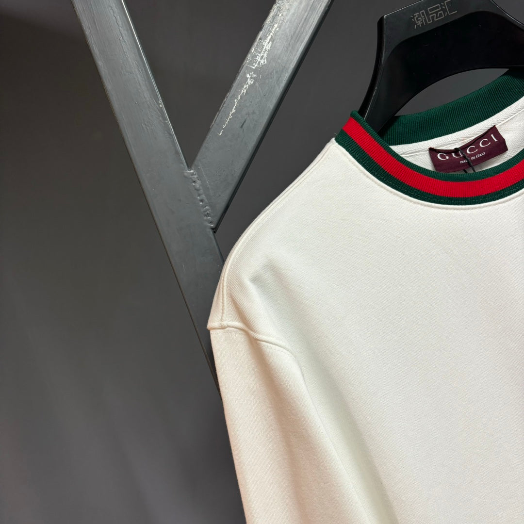 250819 A new high-quality color-blocking classic embroidered sweatshirt