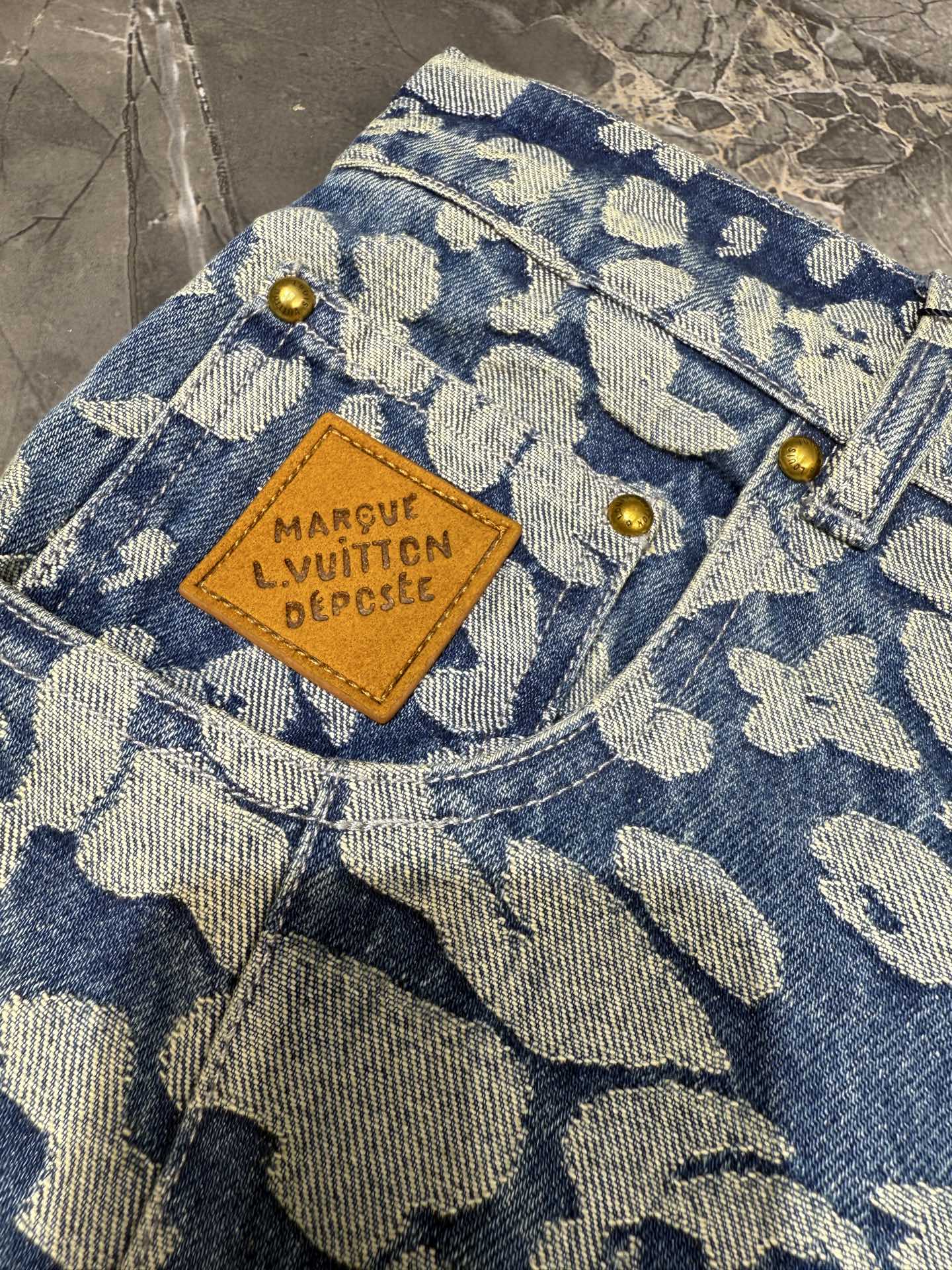 250825 New high-quality leopard-print washed work jeans