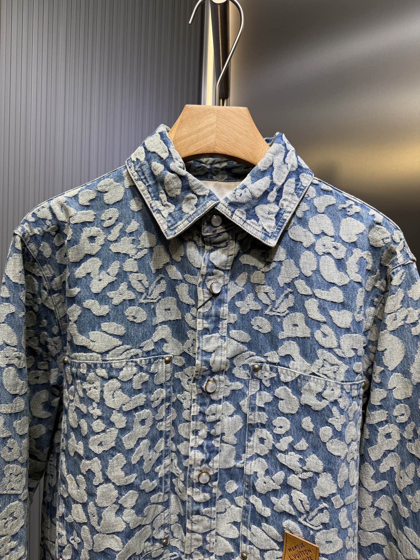 250825 New high-quality leopard-print washed workwear denim jacket