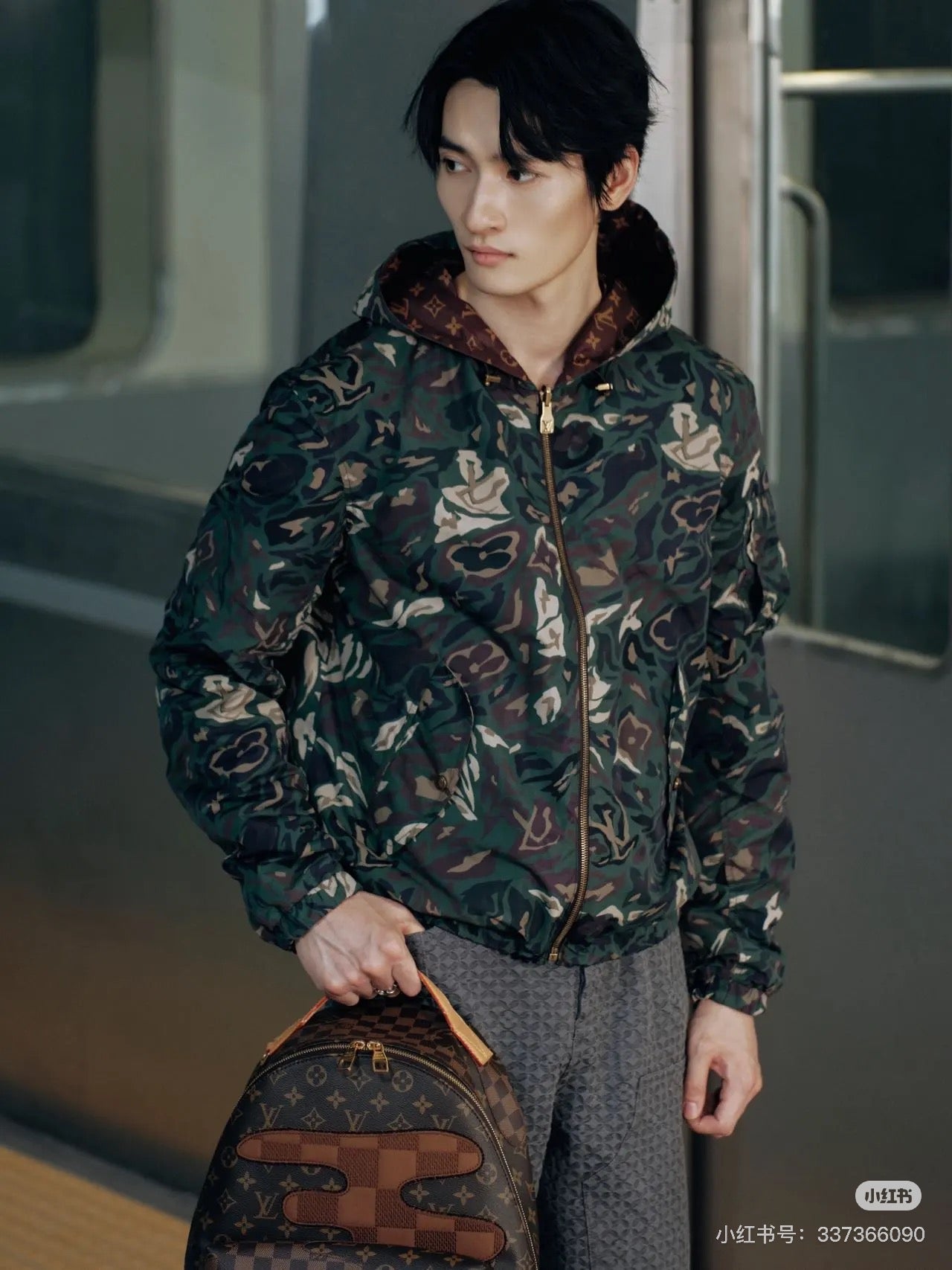 250825 New high-quality double-sided zipper hooded jacket