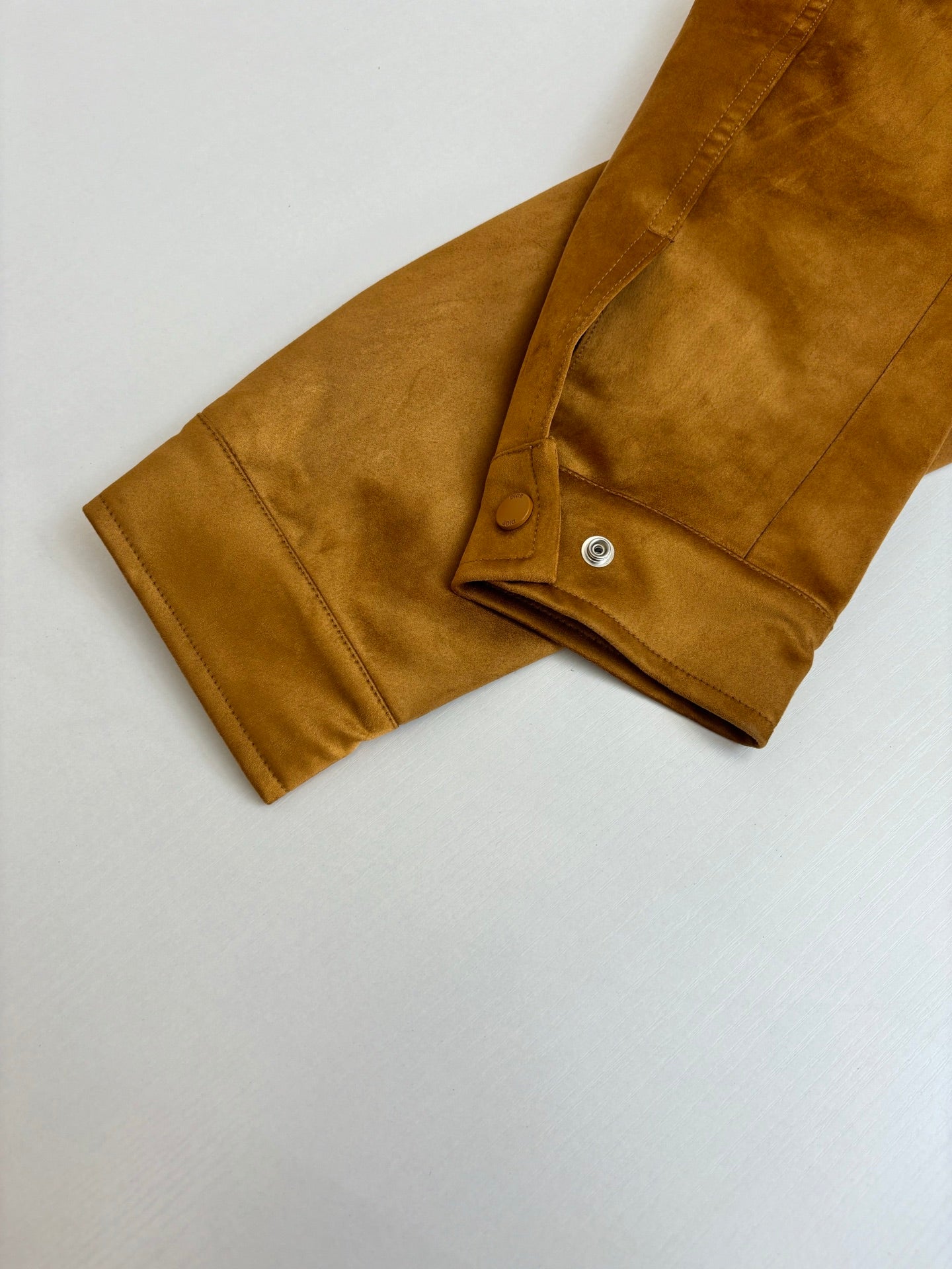 250825 A new high-quality suede textured minimalist leather jacket